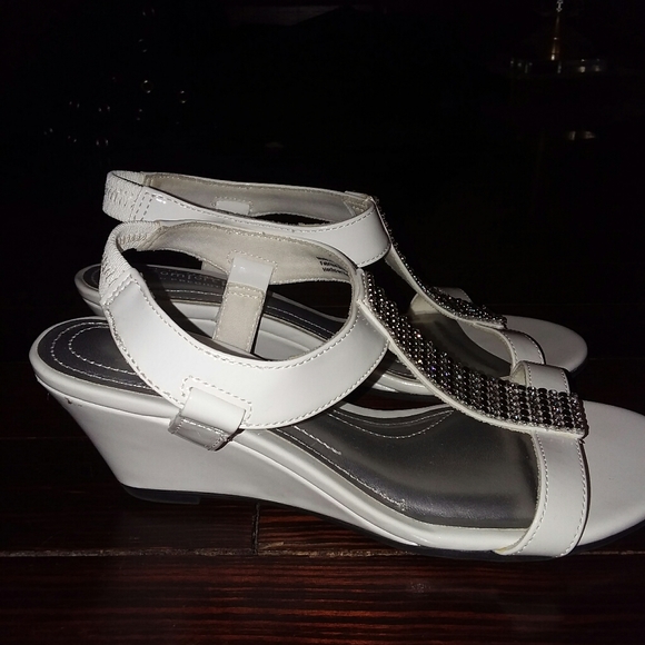 White Heels with diamond studs - Picture 2 of 5
